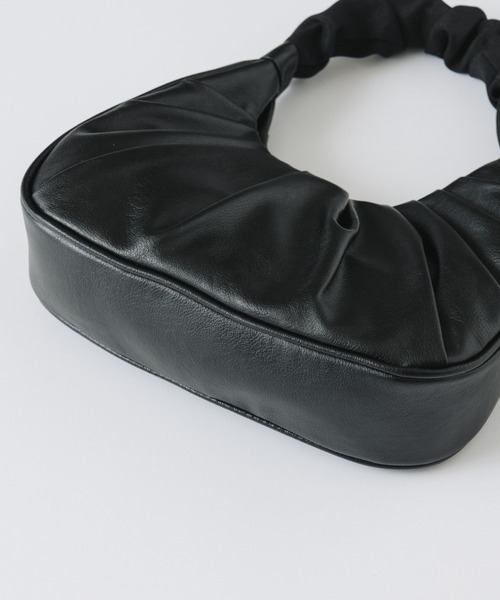 NEUNA（ヌナ）の「ギャザーハンドルバッグ（ハンドバッグ・レディース・ホワイト/ブラック/グリーン・FREE）」の7枚目の写真