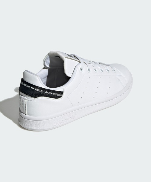 adidas（アディダス）の「スタンスミス [Stan Smith] アディダスオリジナルス (キッズ/子供用)（スニーカー・キッズ・ホワイト×ブラック・22.5cm/23.5cm/24.5cm/25.5cm/23.0cm/24.0cm/25.0cm/22.0cm）」の4枚目の写真