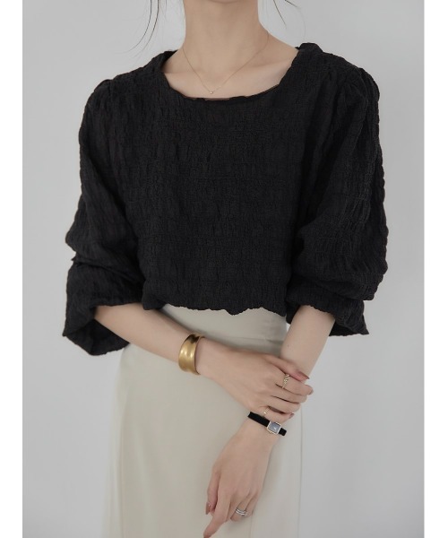 A AMEL（エイメル）の「volume sleeve emboss blouse black（シャツ/ブラウス・レディース・ブラック・FREE）」の2枚目の写真