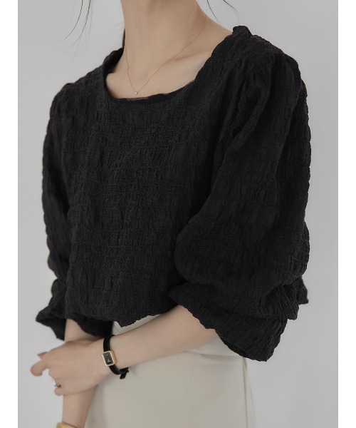 A AMEL（エイメル）の「volume sleeve emboss blouse black（シャツ/ブラウス・レディース・ブラック・FREE）」の3枚目の写真