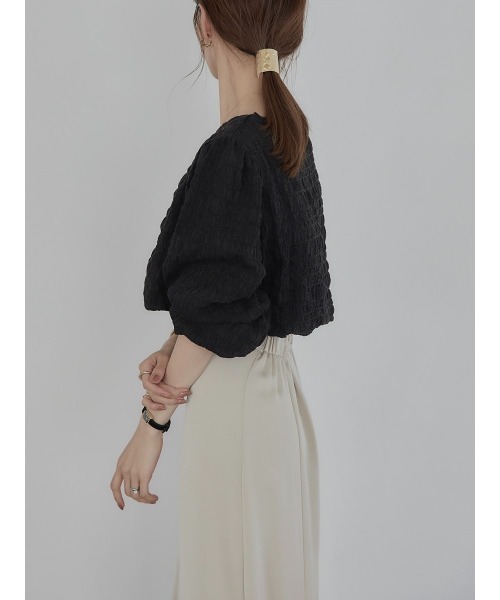 A AMEL（エイメル）の「volume sleeve emboss blouse black（シャツ/ブラウス・レディース・ブラック・FREE）」の17枚目の写真