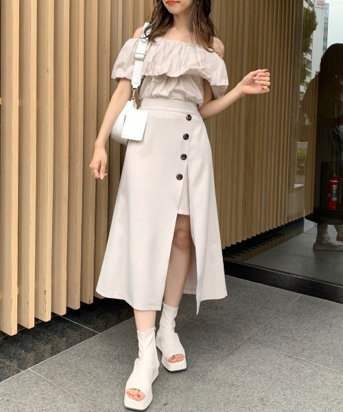 OLIVE des OLIVE(オリーブデオリーブ)の「バルーン衿オフショルプルオーバー(シャツ/ブラウス・レディース・オフホワイト/オレンジ/ベージュ・FREE)」の18枚目の写真