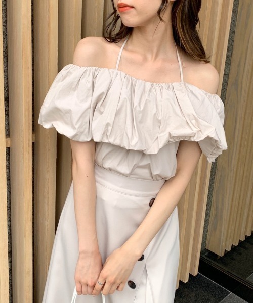 OLIVE des OLIVE(オリーブデオリーブ)の「バルーン衿オフショルプルオーバー(シャツ/ブラウス・レディース・オフホワイト/オレンジ/ベージュ・FREE)」の21枚目の写真