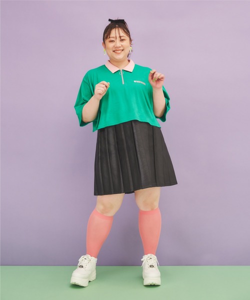 PUNYUS（プニュズ）の「ワンポイントハーフZIPポロシャツ（ポロシャツ・レディース・ベージュ/グリーン/オフホワイト/ブラック・2/1/3/4）」の6枚目の写真