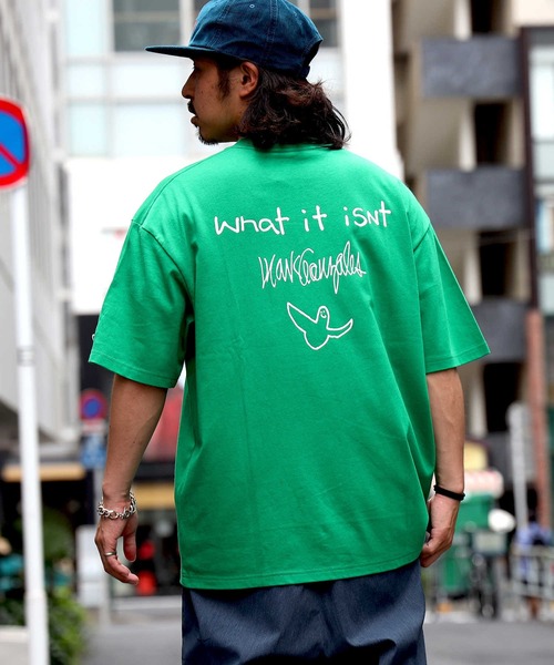 （What it isNt）ART BY MARKGONZALES（ワットイットイズント）の「【(What it isNt)】ワンポイントプリントＴ（Tシャツ/カットソー・メンズ・ホワイト/パープル/ケリーグリーン/ブラック/オレンジ・S/L/XL/M）」の4枚目の写真