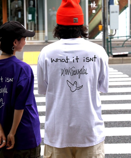 （What it isNt）ART BY MARKGONZALES（ワットイットイズント）の「【(What it isNt)】ワンポイントプリントＴ（Tシャツ/カットソー・メンズ・ホワイト/パープル/ケリーグリーン/ブラック/オレンジ・S/L/XL/M）」の2枚目の写真