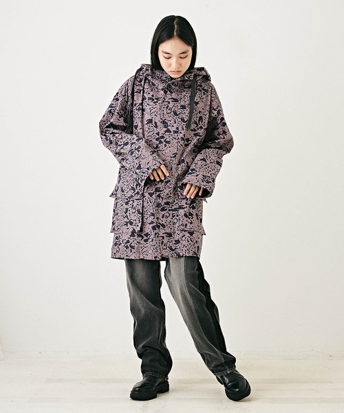 TOBILA（トビラ）の「11オンスデニムリメイク風ストレートパンツ（デニムパンツ・レディース・ブラック/インディゴブルー・M/L）」の5枚目の写真