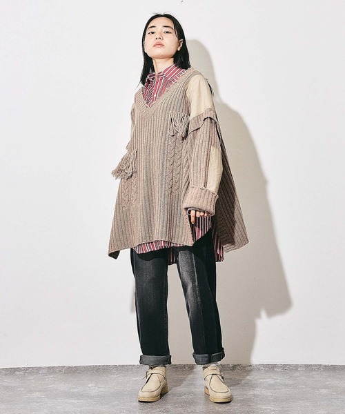 TOBILA（トビラ）の「11オンスデニムリメイク風ストレートパンツ（デニムパンツ・レディース・ブラック/インディゴブルー・M/L）」の6枚目の写真