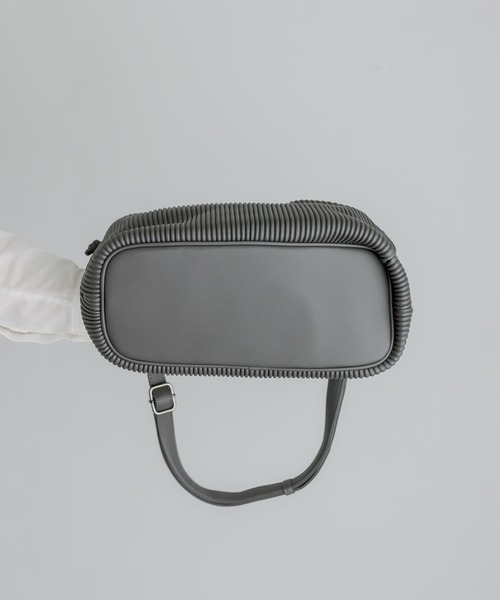 ほぼ新品】ear PAPILLONNER メタル巾着バッグ