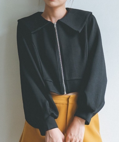 REDYAZEL（レディアゼル）の「ビッグカラーダンボールプルオーバー（その他トップス・レディース・ベージュ/ブラック/ダークグリーン・FREE）」の2枚目の写真