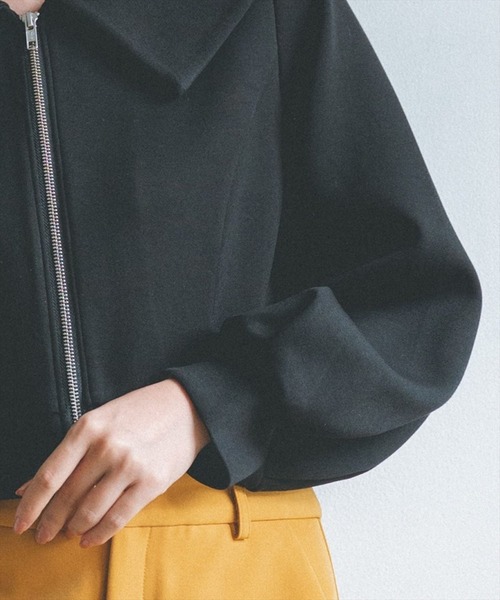 REDYAZEL（レディアゼル）の「ビッグカラーダンボールプルオーバー（その他トップス・レディース・ベージュ/ブラック/ダークグリーン・FREE）」の10枚目の写真