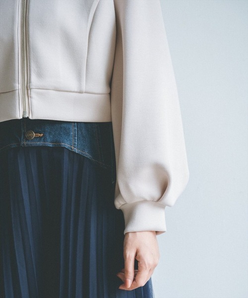 REDYAZEL（レディアゼル）の「ビッグカラーダンボールプルオーバー（その他トップス・レディース・ベージュ/ブラック/ダークグリーン・FREE）」の16枚目の写真