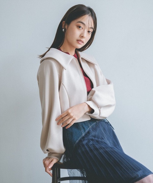 REDYAZEL（レディアゼル）の「ビッグカラーダンボールプルオーバー（その他トップス・レディース・ベージュ/ブラック/ダークグリーン・FREE）」の11枚目の写真