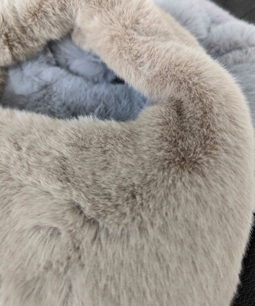 PICCIN(ピッチン)の「ノットモチーフワンハンドルファーバッグ(ハンドバッグ・レディース・ブラウン/グレー・FREE)」の17枚目の写真