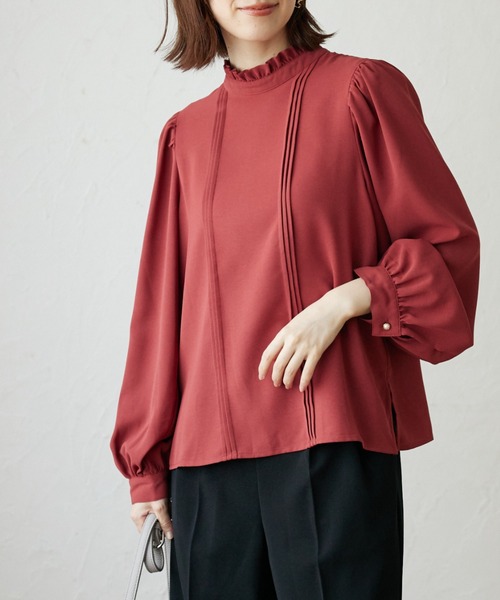 ELENCARE DUE(エレンカーレデュエ)の「・ELENCARE DUE ピンタックハイネックブラウス(シャツ/ブラウス・レディース・ブラック/オフホワイト/レッド・FREE)」の3枚目の写真