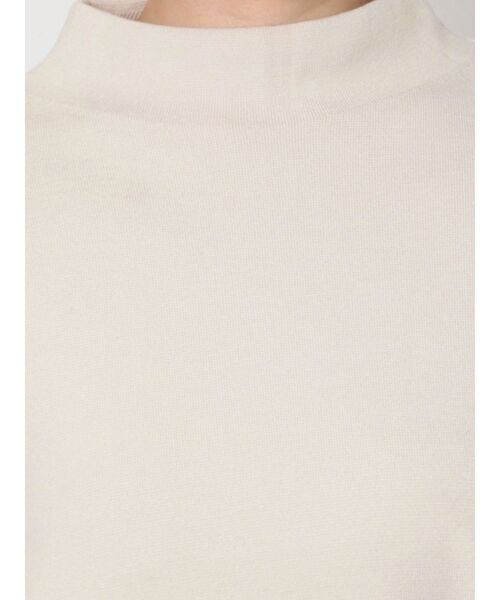 LAGUNAMOON（ラグナムーン）の「ボトルネックボリュームスリーブニットプルオーバー（ニット/セーター・レディース・ダークグリーン/アイボリー・FREE）」の13枚目の写真