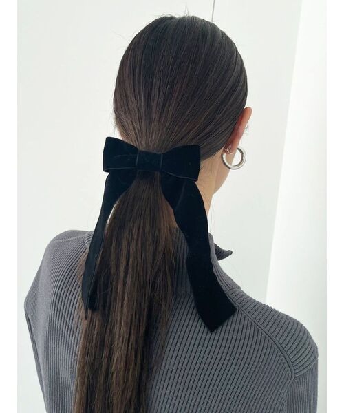 EMODA（エモダ）の「ポイントベロアタイ（ヘアゴム・レディース・ベージュ/ブラック・FREE）」の2枚目の写真