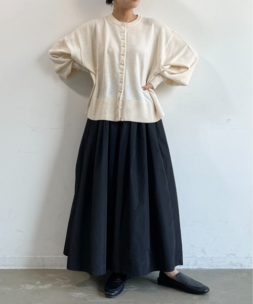 Libra Cue(リブラ キュー)の「パールボタンカーディガン(カーディガン/ボレロ・レディース・グレー/ブラック/アイボリー・FREE)」の20枚目の写真