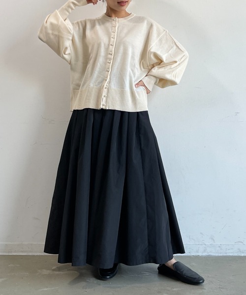 Libra Cue(リブラ キュー)の「パールボタンカーディガン(カーディガン/ボレロ・レディース・グレー/ブラック/アイボリー・FREE)」の21枚目の写真