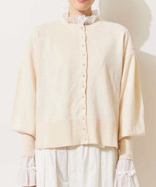 Libra Cue(リブラ キュー)の「パールボタンカーディガン(カーディガン/ボレロ・レディース・グレー/ブラック/アイボリー・FREE)」の7枚目の写真