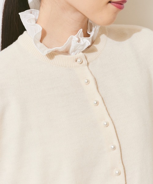 Libra Cue(リブラ キュー)の「パールボタンカーディガン(カーディガン/ボレロ・レディース・グレー/ブラック/アイボリー・FREE)」の10枚目の写真