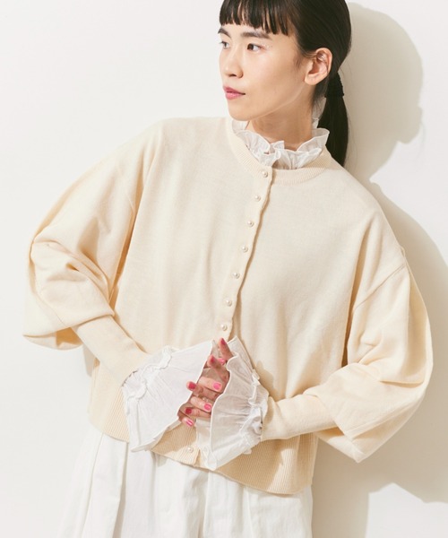 Libra Cue(リブラ キュー)の「パールボタンカーディガン(カーディガン/ボレロ・レディース・グレー/ブラック/アイボリー・FREE)」の13枚目の写真