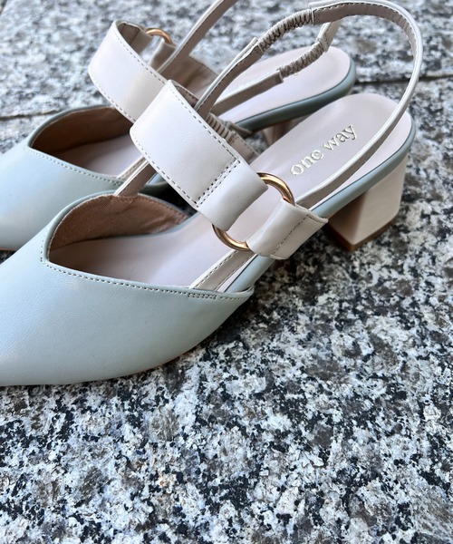 one wayザッカ（ワンウェイザッカ）の「ベルト付ポインテッドヒール（パンプス・レディース・ホワイト/ブラック/グリーン・SMALL/MEDIUM/LARGE/X-LARGE）」の4枚目の写真