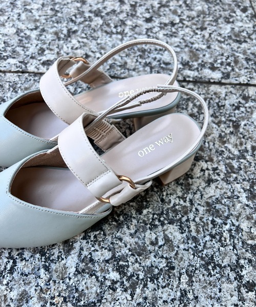 one wayザッカ（ワンウェイザッカ）の「ベルト付ポインテッドヒール（パンプス・レディース・ホワイト/ブラック/グリーン・SMALL/MEDIUM/LARGE/X-LARGE）」の5枚目の写真