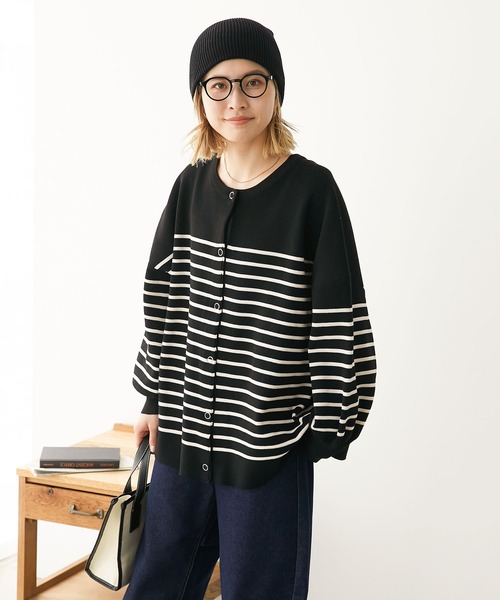 Chaco closet（チャコ クローゼット）の「片畦編みオーバーサイズクルーネックニットカーディガン（カーディガン/ボレロ・レディース・オレンジ系/ブラック系/ブラック/ネイビー系/オフホワイト・FREE）」の14枚目の写真