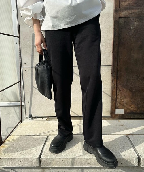 select MOCA by son(セレクトモカバイソン)の「リブストレートリラックスパンツ(その他パンツ・レディース・グレイッシュベージュ/ブラック/オリーブ/アイボリー・FREE)」の3枚目の写真