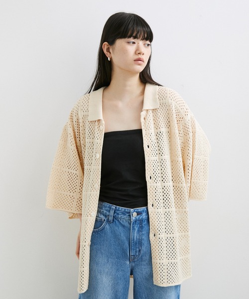 ADAM ET ROPE'（アダムエロペ）の「【WEB限定】透かし編み クロシェ ニット シャツ / ユニセックス（シャツ/ブラウス・メンズ・ホワイト系その他2/ブラック・FREE）」の18枚目の写真