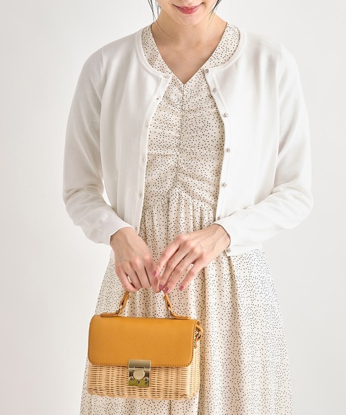 tocco closet(トッコ クローゼット)の「UVカット&接触冷感♪クリアビジュー釦カーディガン(カーディガン/ボレロ・レディース・オフホワイト/ブラック/サックスブルー・M)」の5枚目の写真