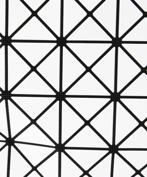 Ray BEAMS（レイビームス）の「●BAO BAO ISSEY MIYAKE /  "PRISM BASICS" ショルダーバッグ（ショルダーバッグ・レディース・ホワイト/ブラック・ONE SIZE）」の15枚目の写真