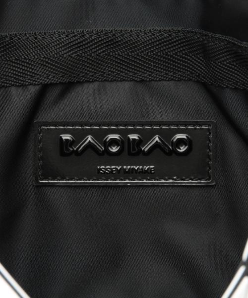 Ray BEAMS（レイビームス）の「●BAO BAO ISSEY MIYAKE /  "PRISM BASICS" ショルダーバッグ（ショルダーバッグ・レディース・ホワイト/ブラック・ONE SIZE）」の18枚目の写真