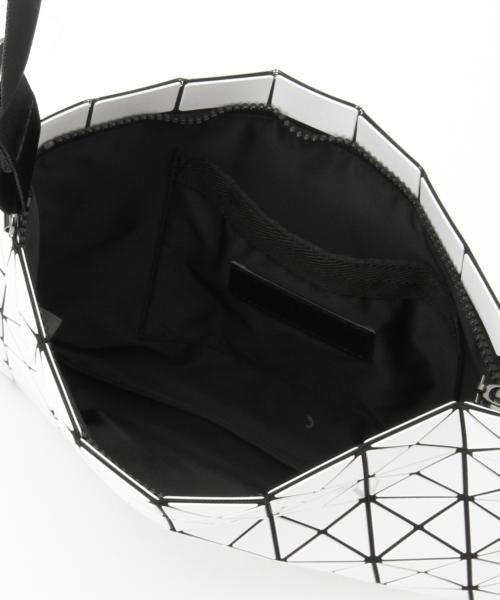 Ray BEAMS（レイビームス）の「●BAO BAO ISSEY MIYAKE /  "PRISM BASICS" ショルダーバッグ（ショルダーバッグ・レディース・ホワイト/ブラック・ONE SIZE）」の19枚目の写真