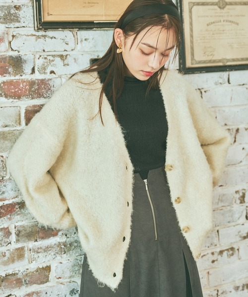 mysty woman(ミスティウーマン)の「ブークレーシャギーカーディガン 973366(カーディガン/ボレロ・レディース・ブルー/モカ/オフホワイト/ピンク系その他・FREE)」の2枚目の写真