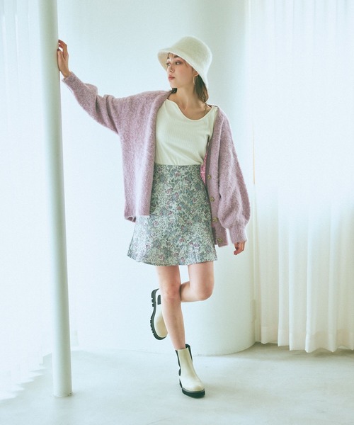 mysty woman(ミスティウーマン)の「ブークレーシャギーカーディガン 973366(カーディガン/ボレロ・レディース・ブルー/モカ/オフホワイト/ピンク系その他・FREE)」の17枚目の写真