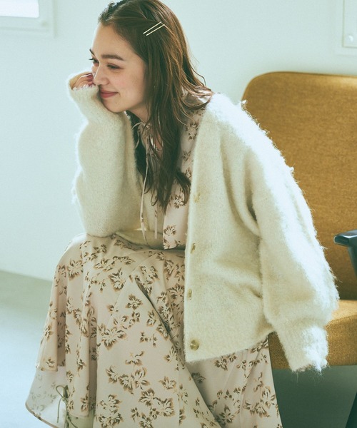 mysty woman(ミスティウーマン)の「ブークレーシャギーカーディガン 973366(カーディガン/ボレロ・レディース・ブルー/モカ/オフホワイト/ピンク系その他・FREE)」の5枚目の写真