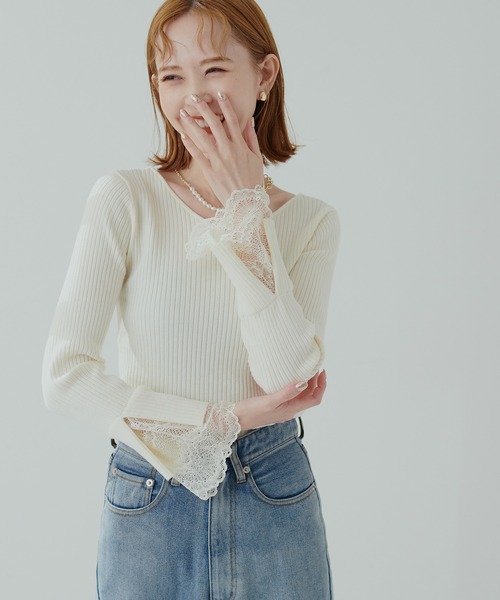 natural couture(ナチュラルクチュール)の「前後2WAY袖口レースリブニット(ニット/セーター・レディース・グレイッシュベージュ/オフホワイト/ブラック/ネイビー/ラベンダー/オレンジ・FREE)」の2枚目の写真