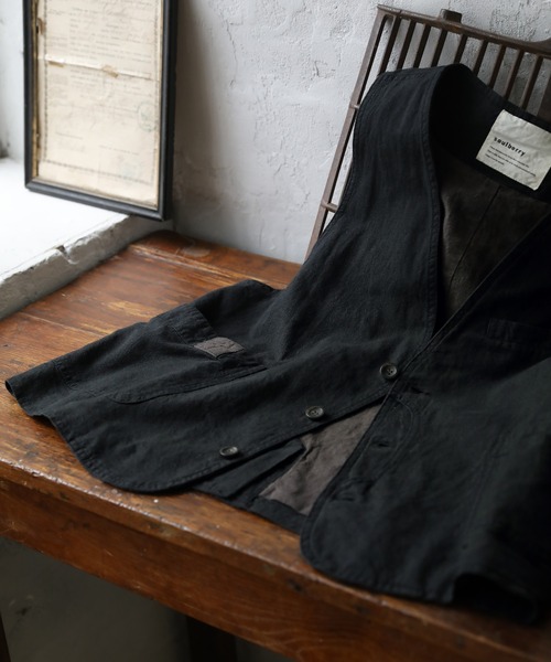 soulberry（ソウルベリー）の「靴みがきのマルコのお仕事ベスト（ベスト・レディース・ブラック・L/4L/LL/3L/M）」の4枚目の写真