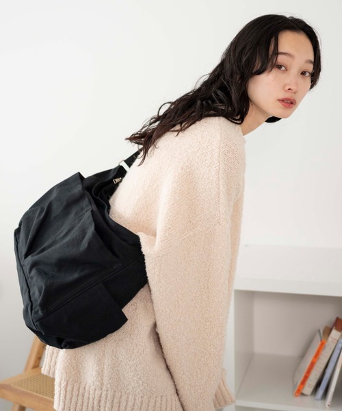 WEGO（ウィゴー）の「WEGO/立体ポケットキャンバスショルダー（ショルダーバッグ・レディース・ブラック/ナチュラル/ダークグレー/ライトインディゴブルー・FREE）」の6枚目の写真