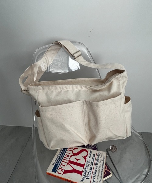 WEGO（ウィゴー）の「WEGO/立体ポケットキャンバスショルダー（ショルダーバッグ・レディース・ブラック/ナチュラル/ダークグレー/ライトインディゴブルー・FREE）」の16枚目の写真