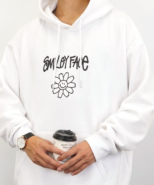 SMILEY FACE（スマイリーフェイス）の「【GROOVY STORE】SMILEY FACE オーバーサイズ別注スウェットパーカー裏起毛（パーカー・メンズ・ロイヤルブルー/ホワイト/ブラック・M/L/LL）」の8枚目の写真