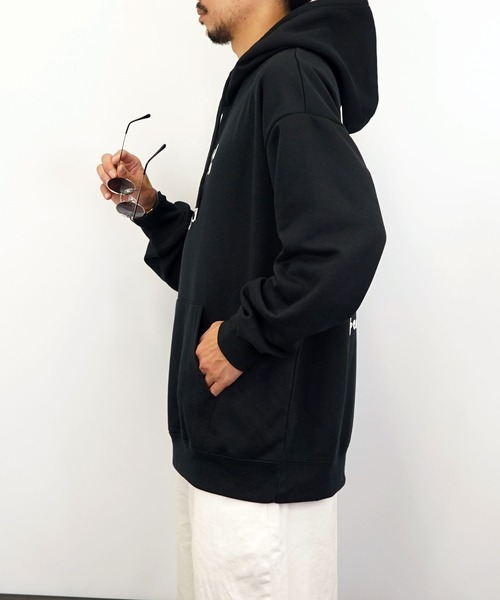 SMILEY FACE（スマイリーフェイス）の「【GROOVY STORE】SMILEY FACE オーバーサイズ別注スウェットパーカー裏起毛（パーカー・メンズ・ロイヤルブルー/ホワイト/ブラック・M/L/LL）」の18枚目の写真