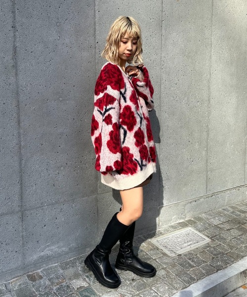 CIAOPANIC(チャオパニック)の「フラワージャガード起毛ニットカーディガン(カーディガン/ボレロ・レディース・アイボリー/ブラック/ブラウン・FREE)」の10枚目の写真