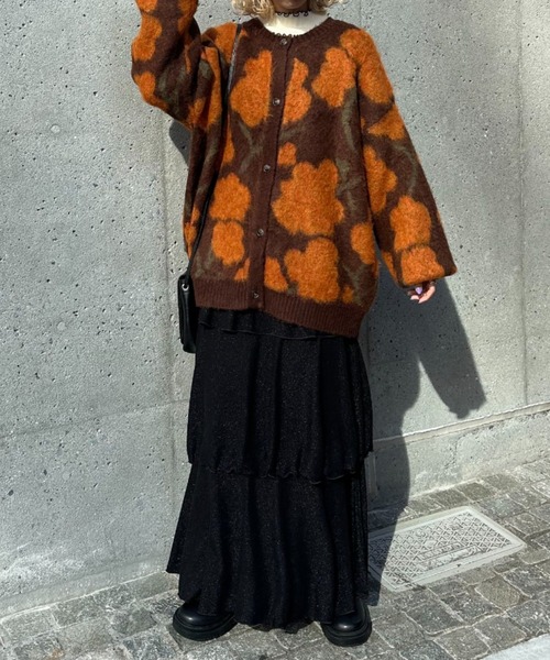 CIAOPANIC(チャオパニック)の「フラワージャガード起毛ニットカーディガン(カーディガン/ボレロ・レディース・アイボリー/ブラック/ブラウン・FREE)」の20枚目の写真