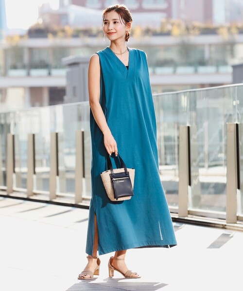 B:MING by BEAMS（ビーミングバイビームス）の「B:MING by BEAMS / Vネック マキシ ワンピース（ワンピース・レディース・ブルー系その他2/ブラック/カーキ・SMALL/MEDIUM）」の3枚目の写真