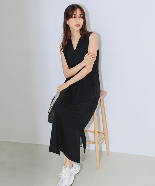 B:MING by BEAMS（ビーミングバイビームス）の「B:MING by BEAMS / Vネック マキシ ワンピース（ワンピース・レディース・ブルー系その他2/ブラック/カーキ・SMALL/MEDIUM）」の4枚目の写真