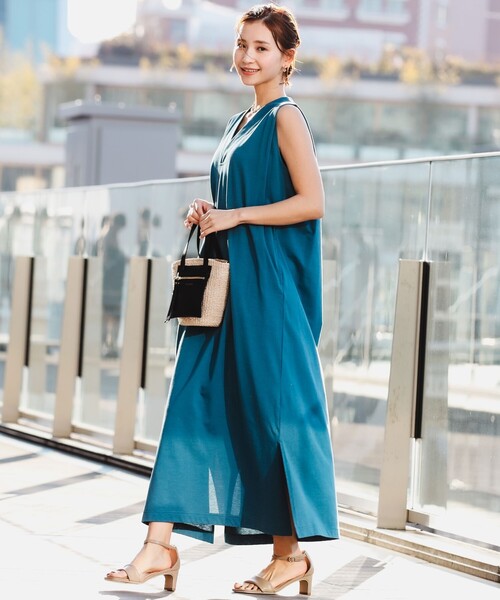 B:MING by BEAMS（ビーミングバイビームス）の「B:MING by BEAMS / Vネック マキシ ワンピース（ワンピース・レディース・ブルー系その他2/ブラック/カーキ・SMALL/MEDIUM）」の11枚目の写真