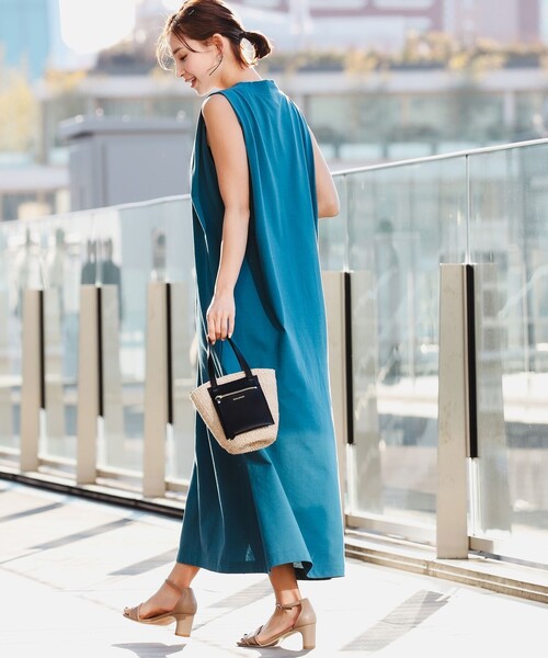 B:MING by BEAMS（ビーミングバイビームス）の「B:MING by BEAMS / Vネック マキシ ワンピース（ワンピース・レディース・ブルー系その他2/ブラック/カーキ・SMALL/MEDIUM）」の15枚目の写真